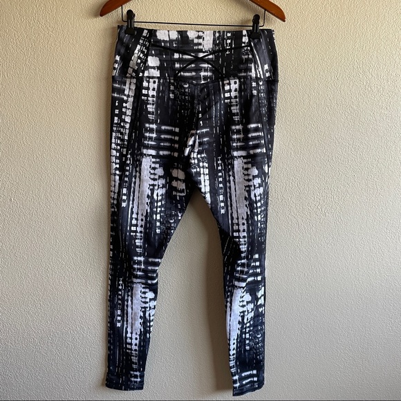 Zella Black and White Leggings - Picture 2 of 2